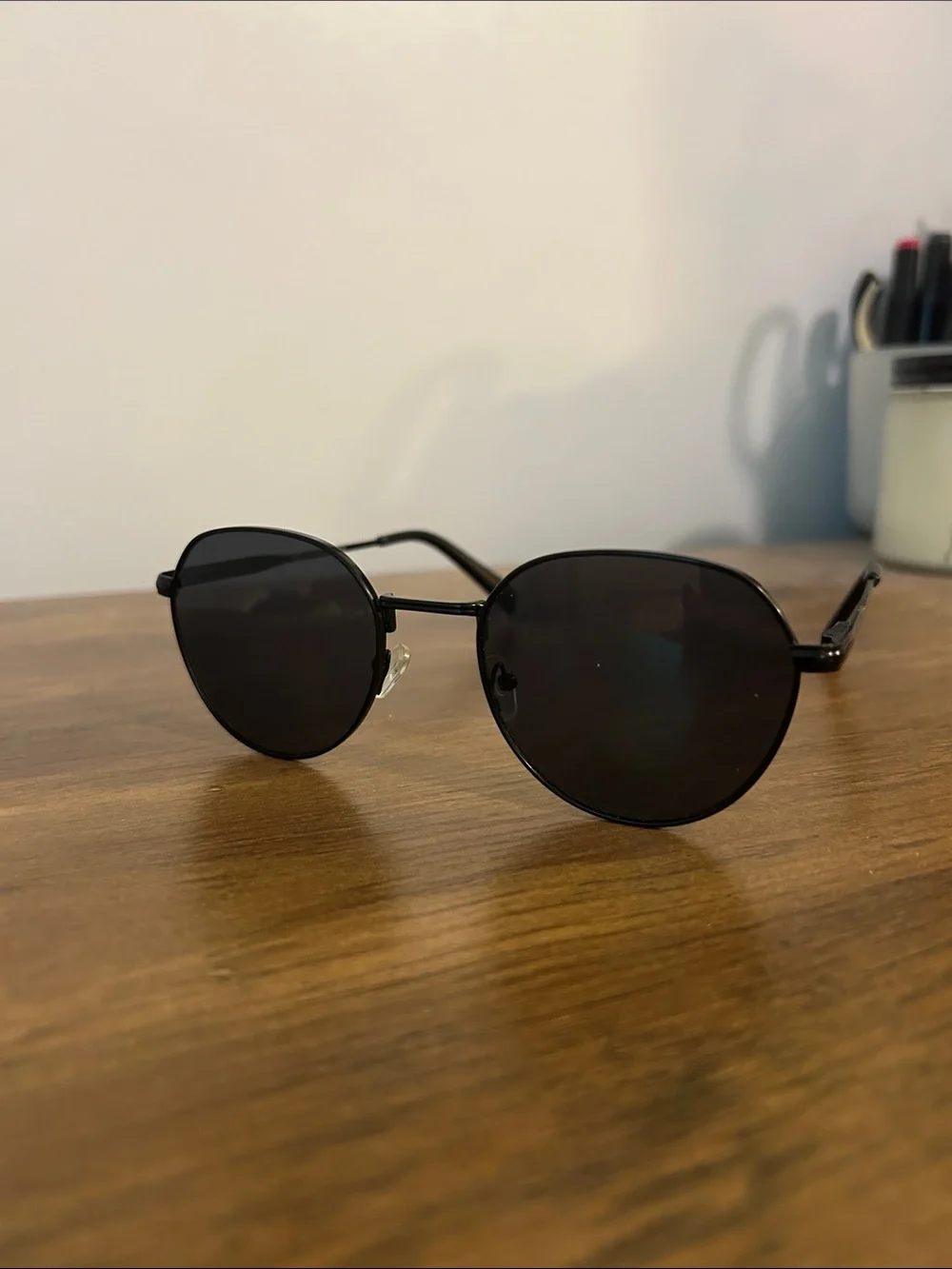 Round Black Metal Frame Sunglasses - Black Lenses